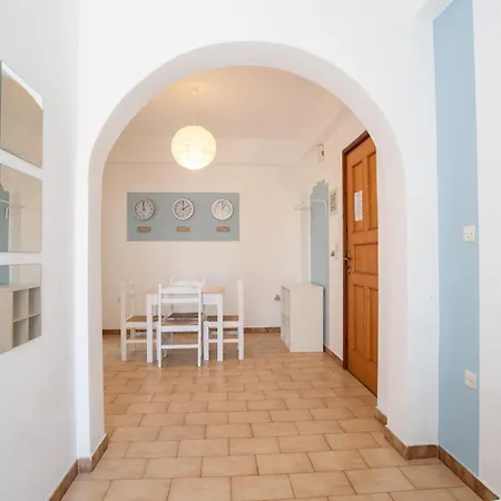 Livadia Seaside 10 דירה